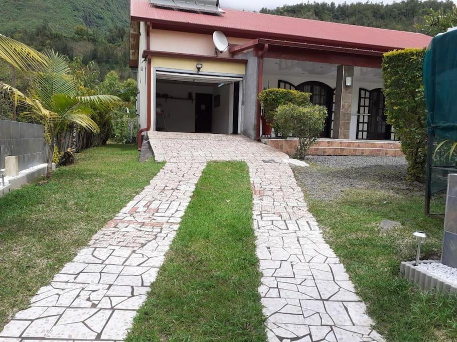 Charmante Maison Au Coeur Des 3 Montagnes ซาลาซี ภายนอก รูปภาพ